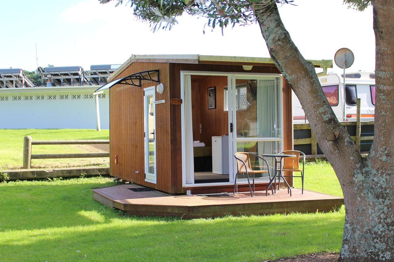 Urenui Beach Camp Exterior foto